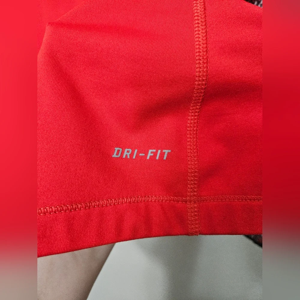 Nike Pro Dri Fit Small 1/2 Half Zip Red Geometric Sleeve Pullover Top Running